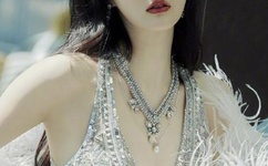 男朋友半夜打开了我的腿